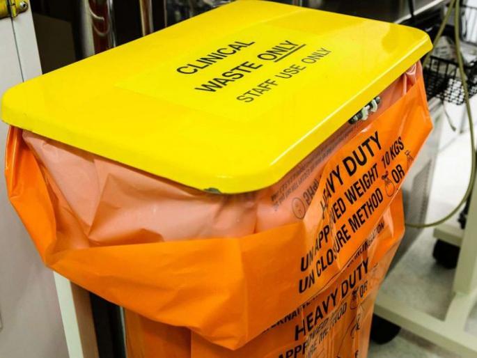 Take money, but do not take up the clinical trash in Nagpur | पैसे घेतात, पण कचरा उचलत नाहीत!