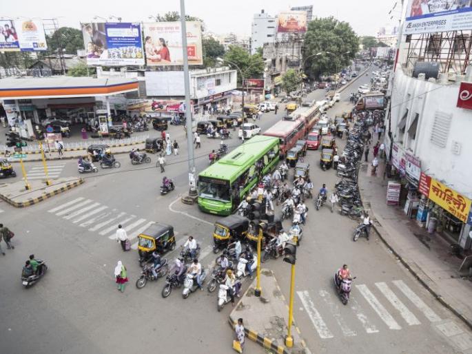 TFL support for smart city traffic in Nagpur | नागपुरातील स्मार्ट शहर वाहतुकीसाठी ‘टीएफएल’ची मदत TFL support for smart city traffic in Nagpur | नागपुरातील स्मार्ट शहर वाहतुकीसाठी ‘टीएफएल’ची मदत
