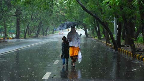 Rain warning for Nagpur district on 16th February | नागपूर जिल्ह्यात १६ फेब्रुवारीला पावसाचा इशारा Rain warning for Nagpur district on 16th February | नागपूर जिल्ह्यात १६ फेब्रुवारीला पावसाचा इशारा
