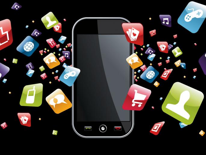 Now a smart phone for voter registration; Start in five districts | आता मतदार नोंदणीसाठी स्मार्ट फोन; पाच मतदार संघात होणार प्रारंभ Now a smart phone for voter registration; Start in five districts | आता मतदार नोंदणीसाठी स्मार्ट फोन; पाच मतदार संघात होणार प्रारंभ