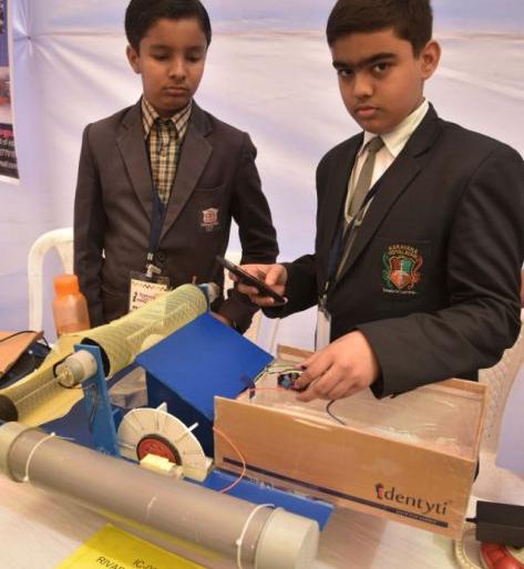 Invention! River cleaner robot; Raman Innovation Festival in Nagpur | आविष्कार! नदी स्वच्छ करणारा रोबोट ; नागपुरात रामन इनोव्हेशन फेस्टिव्हल Invention! River cleaner robot; Raman Innovation Festival in Nagpur | आविष्कार! नदी स्वच्छ करणारा रोबोट ; नागपुरात रामन इनोव्हेशन फेस्टिव्हल