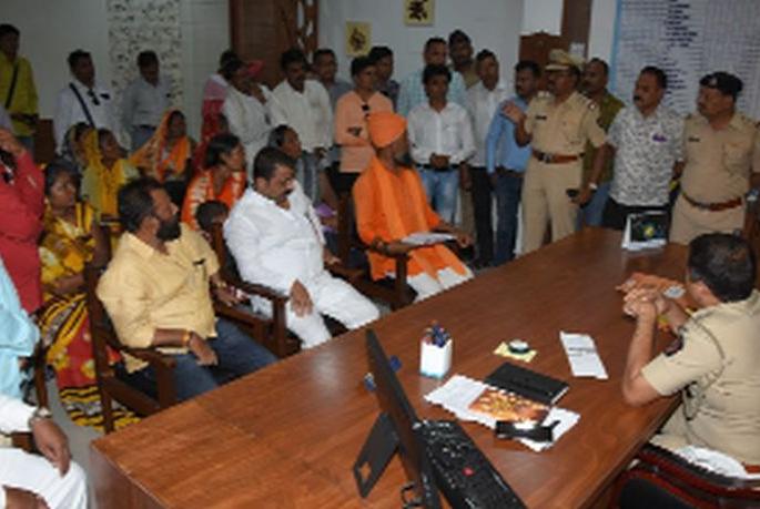 Khayyad criminals should be searched | खया गुन्हेगारांचा शोध घेण्यात यावा Khayyad criminals should be searched | खया गुन्हेगारांचा शोध घेण्यात यावा