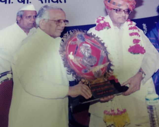 P. B. Sawant's debt bond: Shahu lost the pike of thought | पी. बी. सावंत यांचे कोल्हापूरशी ऋणानुबंध : शाहू विचारांचा पाईक हरपला P. B. Sawant's debt bond: Shahu lost the pike of thought | पी. बी. सावंत यांचे कोल्हापूरशी ऋणानुबंध : शाहू विचारांचा पाईक हरपला