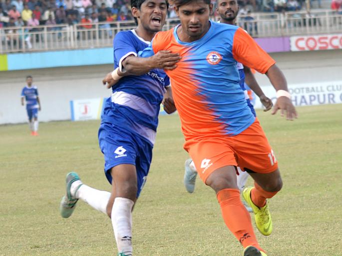 Chandrakant Cup football championship: Balgopal to win 'Khandoba' league 2-1 over | चंद्रकांत चषक फुटबॉल स्पर्धा : बालगोपालला नमवून ‘खंडोबा’ साखळी फेरीत; २-१ ने मात Chandrakant Cup football championship: Balgopal to win 'Khandoba' league 2-1 over | चंद्रकांत चषक फुटबॉल स्पर्धा : बालगोपालला नमवून ‘खंडोबा’ साखळी फेरीत; २-१ ने मात