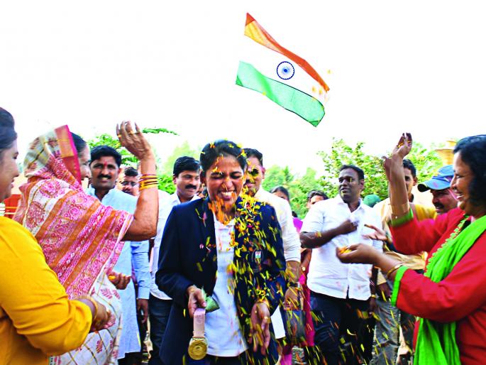 Now the goal of the gold medal in the Olympics: Tejaswini Sawant | आता आॅलिम्पिकमधील सुवर्णपदकाचे ध्येय: तेजस्विनी सावंत Now the goal of the gold medal in the Olympics: Tejaswini Sawant | आता आॅलिम्पिकमधील सुवर्णपदकाचे ध्येय: तेजस्विनी सावंत