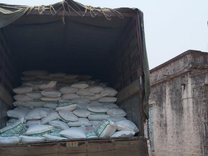 City supply department seized 2 tonnes of rice from Karnataka | शहर पुरवठा विभागाने पकडला कर्नाटकातून आलेला २१ टन तांदूळ