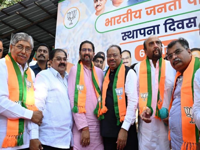 Let us explain the farmers' issues regarding Shaktipeeth to the government and provide justice says Sanjay Ghatge Joins BJP | Kolhapur: ‘शक्तिपीठ’प्रश्नी शेतकऱ्यांना न्याय देऊ - संजय घाटगे; भाजपमध्ये केला प्रवेश Let us explain the farmers' issues regarding Shaktipeeth to the government and provide justice says Sanjay Ghatge Joins BJP | Kolhapur: ‘शक्तिपीठ’प्रश्नी शेतकऱ्यांना न्याय देऊ - संजय घाटगे; भाजपमध्ये केला प्रवेश