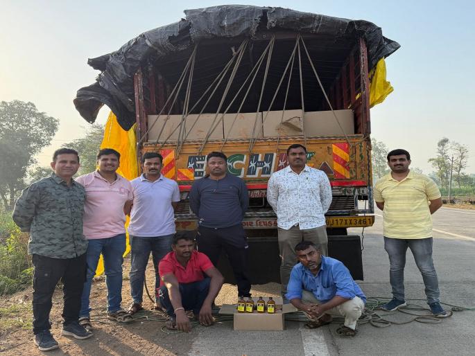 Liquor from Goa, label from MP Stock of Rs 43 lakh seized in Adoor village limits on Gaganbawda road kolhapur two from Gujarat arrested | Kolhapur: दारू गोव्याची, लेबल एमपीचे; ४३ लाखांचा साठा केला जप्त, गुजरातच्या दोघांना अटक Liquor from Goa, label from MP Stock of Rs 43 lakh seized in Adoor village limits on Gaganbawda road kolhapur two from Gujarat arrested | Kolhapur: दारू गोव्याची, लेबल एमपीचे; ४३ लाखांचा साठा केला जप्त, गुजरातच्या दोघांना अटक