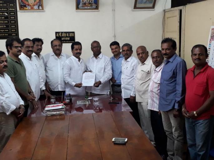 Kolhapur: Dismantle the devasthan committee which violates the rules, demands the priest removing the Sangha Committee | कोल्हापूर : नियम मोडणारी देवस्थान समिती बरखास्त करा, पुजारी हटाव संघर्ष समितीची मागणी Kolhapur: Dismantle the devasthan committee which violates the rules, demands the priest removing the Sangha Committee | कोल्हापूर : नियम मोडणारी देवस्थान समिती बरखास्त करा, पुजारी हटाव संघर्ष समितीची मागणी