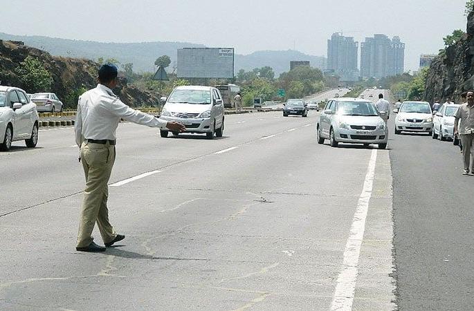 Another 13 new squads of highway police in the state | राज्यात महामार्ग पोलिसांची आणखी १३ नवी पथके