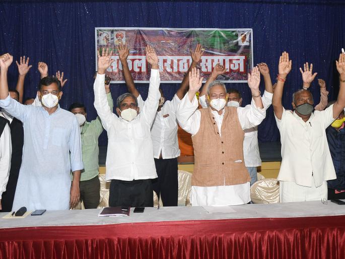 Lal Mahal for the charioteer, and Dhadakila for the reservation | सारथीसाठी लालमहाल, तर मराठा आरक्षणासाठी लालकिल्ल्यावर धडक Lal Mahal for the charioteer, and Dhadakila for the reservation | सारथीसाठी लालमहाल, तर मराठा आरक्षणासाठी लालकिल्ल्यावर धडक