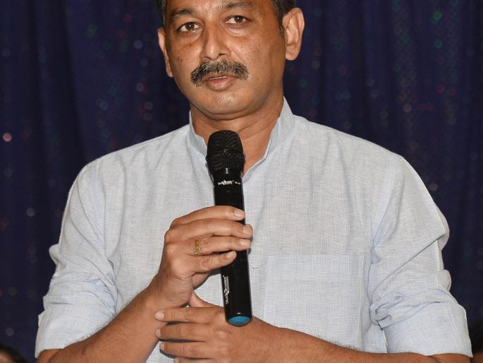 Western Maharashtra should lend a helping hand to farmers in Marathwada: MP Sambhaji Raje | मराठवाड्यातील शेतकऱ्यांना पश्चिम महाराष्ट्राने मदतीचा हात द्यावा : खासदार संभाजीराजे Western Maharashtra should lend a helping hand to farmers in Marathwada: MP Sambhaji Raje | मराठवाड्यातील शेतकऱ्यांना पश्चिम महाराष्ट्राने मदतीचा हात द्यावा : खासदार संभाजीराजे