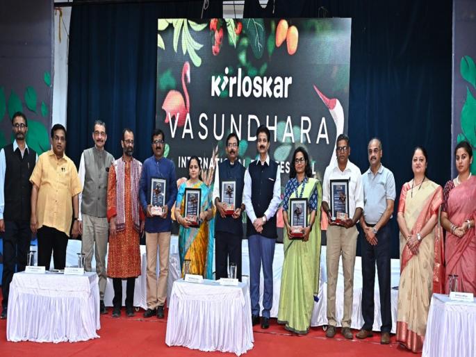 Earth itself will destroy us someday says environmentalist Atul Deulgaonkar | पृथ्वीच कधीतरी आपल्याला नष्ट करेल, पर्यावरण अभ्यासक अतुल देऊळगावकर यांचे मत Earth itself will destroy us someday says environmentalist Atul Deulgaonkar | पृथ्वीच कधीतरी आपल्याला नष्ट करेल, पर्यावरण अभ्यासक अतुल देऊळगावकर यांचे मत