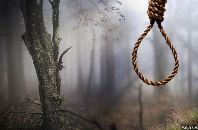 Suicide by a young man and woman in Chandrapur district | चंद्रपूर जिल्ह्यात विवाहितेची युवकासोबत गळफास घेऊन आत्महत्या Suicide by a young man and woman in Chandrapur district | चंद्रपूर जिल्ह्यात विवाहितेची युवकासोबत गळफास घेऊन आत्महत्या