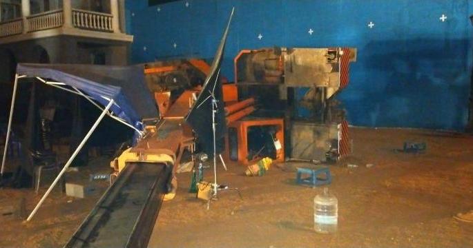 Crane mishap on the sets of Kamal Haasan's film 'Indian2', 3 dead | कमल हासनच्या इंडियन 2च्या सेटवर भीषण अपघात, तीन ठार Crane mishap on the sets of Kamal Haasan's film 'Indian2', 3 dead | कमल हासनच्या इंडियन 2च्या सेटवर भीषण अपघात, तीन ठार