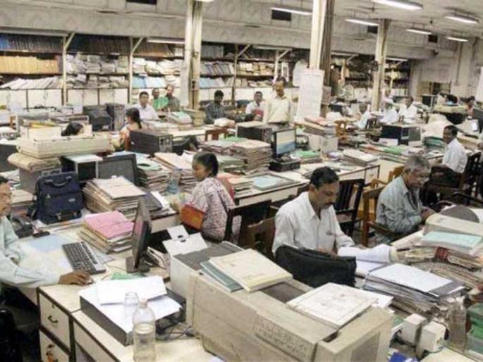 Unlock 1: Central Government issues fresh guidelines for officials and staffers to prevent corona | Unlock 1: कोरोनाची वाढती संख्या पाहता सरकारी कर्मचाऱ्यांसाठी केंद्राची नवी गाईडलाईन, काय आहेत नियम? Unlock 1: Central Government issues fresh guidelines for officials and staffers to prevent corona | Unlock 1: कोरोनाची वाढती संख्या पाहता सरकारी कर्मचाऱ्यांसाठी केंद्राची नवी गाईडलाईन, काय आहेत नियम?