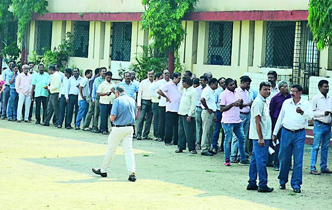 'Senate' election clutter | ‘सिनेट’ निवडणूक मतदानात अव्यवस्था