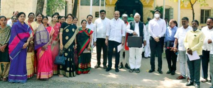 Farmers are at the center of Zilla Parishad budget | जिल्हा परिषदेच्या बजेटमध्ये शेतकरीच केंद्रस्थानी Farmers are at the center of Zilla Parishad budget | जिल्हा परिषदेच्या बजेटमध्ये शेतकरीच केंद्रस्थानी