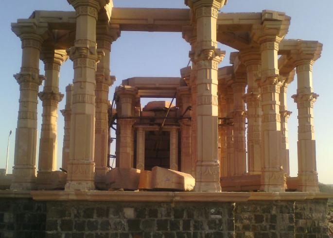 Vaibhav received five centuries after the mountain of Beed district | बीड जिल्ह्यातील डोंगराला पाच शतकांनंतर मिळाले वैभव Vaibhav received five centuries after the mountain of Beed district | बीड जिल्ह्यातील डोंगराला पाच शतकांनंतर मिळाले वैभव