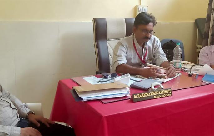 Private service absent at a health center! | आरोग्य केंद्रात गैरहजर राहून खासगी सेवा! Private service absent at a health center! | आरोग्य केंद्रात गैरहजर राहून खासगी सेवा!