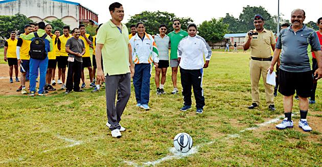 Look at the game as a career option! | करिअर आॅप्शन म्हणून खेळाकडे बघा!