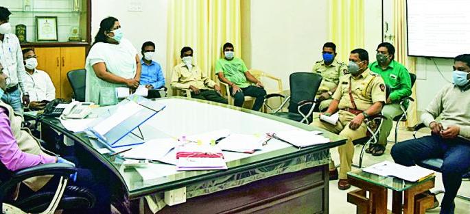 Over 7,000 employees in the district have been vaccinated against the disease | जिल्ह्यात सात हजारांवर कर्मचाऱ्यांना कोराेना लस Over 7,000 employees in the district have been vaccinated against the disease | जिल्ह्यात सात हजारांवर कर्मचाऱ्यांना कोराेना लस