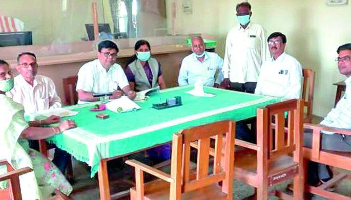 Disposal of workers' cases in Lok Adalat | लोकअदालतीमध्ये कामगारांच्या प्रकरणांचा निपटारा Disposal of workers' cases in Lok Adalat | लोकअदालतीमध्ये कामगारांच्या प्रकरणांचा निपटारा