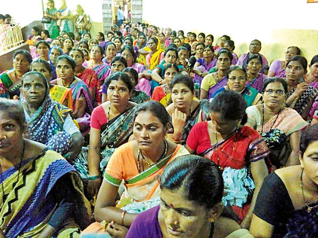 Anganwadi workers' attack on the district | अंगणवाडी कर्मचाºयांचा जि.प.वर हल्लाबोल Anganwadi workers' attack on the district | अंगणवाडी कर्मचाºयांचा जि.प.वर हल्लाबोल