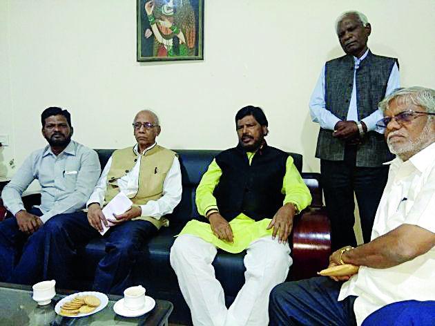 BJP should take initiative for Vidarbha | विदर्भासाठी भाजपने पुढाकार घ्यावा  BJP should take initiative for Vidarbha | विदर्भासाठी भाजपने पुढाकार घ्यावा
