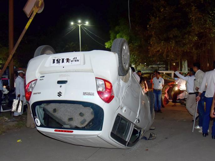 Woman loses control of Ankara's Kolantudya! | महिलेचा ताबा सुटला अन् कारच्या कोलांटउड्या!