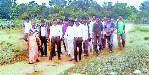 The question of livelihood of 1250 families on the following day | साडेबारा हजार कुटुंंबीयांच्या उदरनिर्वाहाचा प्रश्न The question of livelihood of 1250 families on the following day | साडेबारा हजार कुटुंंबीयांच्या उदरनिर्वाहाचा प्रश्न