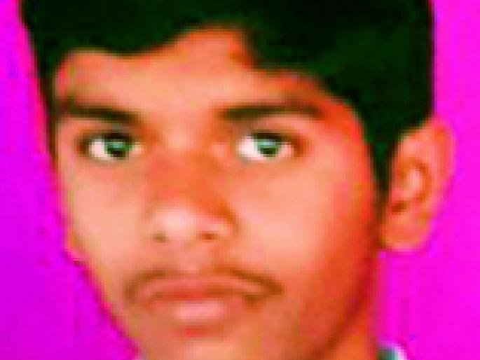 Mayur Kahurke of Warora first in district | वरोऱ्याचा मयूर कहुरके जिल्ह्यात प्रथम Mayur Kahurke of Warora first in district | वरोऱ्याचा मयूर कहुरके जिल्ह्यात प्रथम