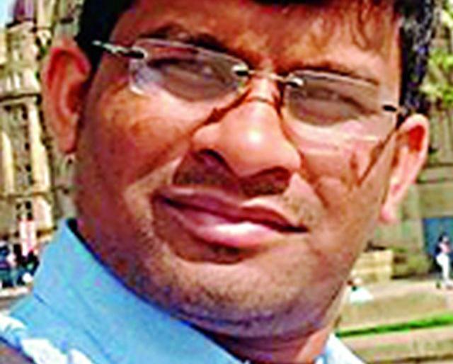 Nikeshchi's foreign farewell in Master's village | मास्तरांच्या गावातील निकेशची विदेश भरारी Nikeshchi's foreign farewell in Master's village | मास्तरांच्या गावातील निकेशची विदेश भरारी