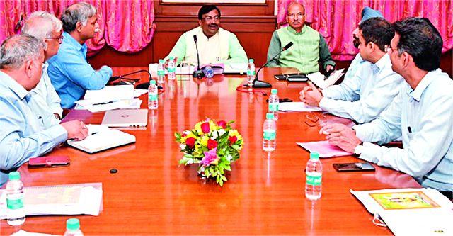 Complete the work of medical college | वैद्यकीय महाविद्यालयाचे काम वेगाने पूर्ण करा Complete the work of medical college | वैद्यकीय महाविद्यालयाचे काम वेगाने पूर्ण करा