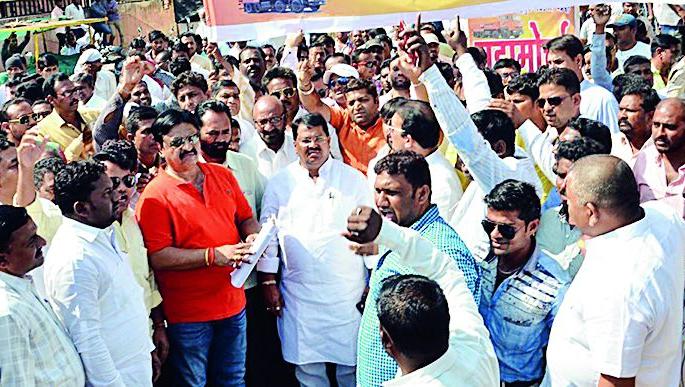 Cancel the exhaust conditions for sand excavation | रेती उत्खननाच्या जाचक अटी रद्द करा