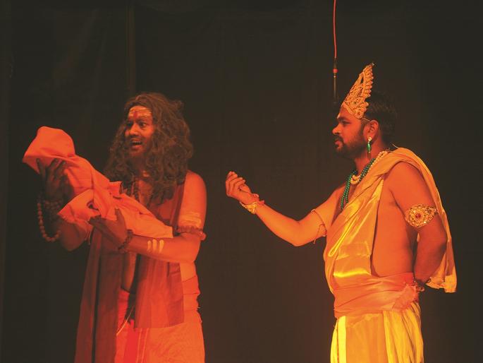 Tathagata Gautam Buddha, who gave message of world peace | विश्वशांतीचा संदेश देणारे ‘नि:शस्त्र योद्धा’ तथागत गौतम बुद्ध