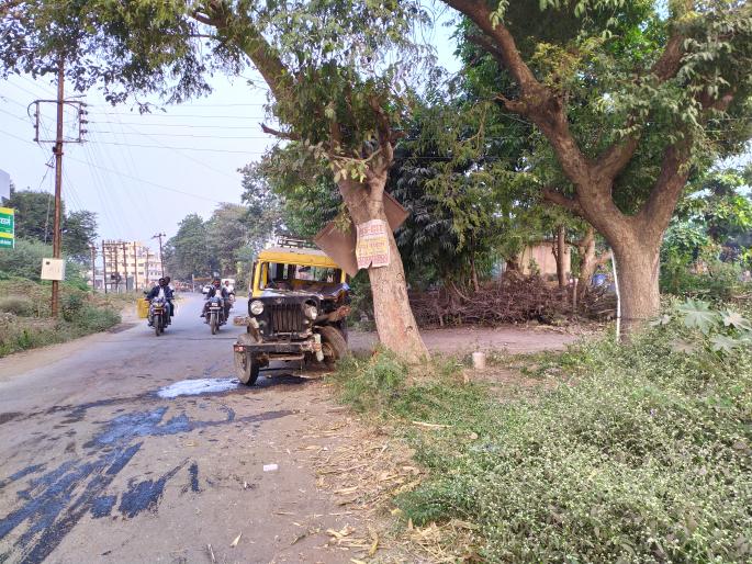 Seven injured in accident at Deola | देवळा येथे अपघातात सात जखमी Seven injured in accident at Deola | देवळा येथे अपघातात सात जखमी