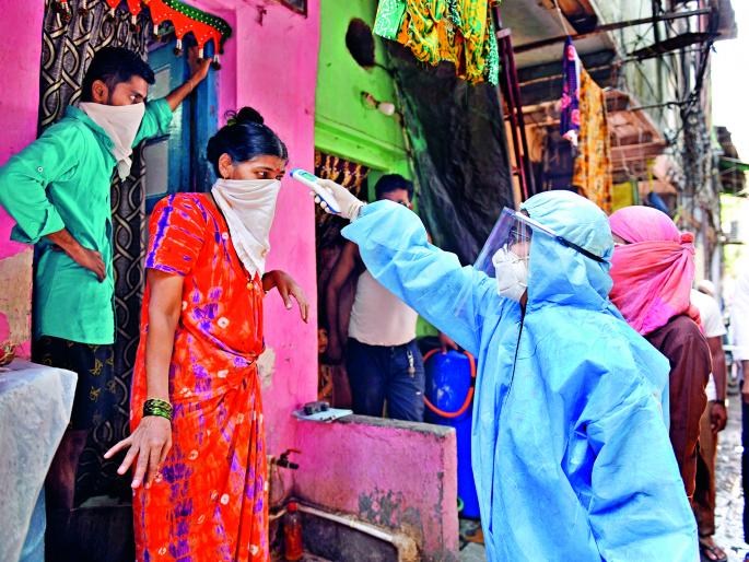 'Mumbai model' battling corona on the strength of two lakh hands.. | दोन लाख हातांच्या बळावर कोरोनाशी झुंजणारे ‘मुंबई मॉडेल’ 'Mumbai model' battling corona on the strength of two lakh hands.. | दोन लाख हातांच्या बळावर कोरोनाशी झुंजणारे ‘मुंबई मॉडेल’