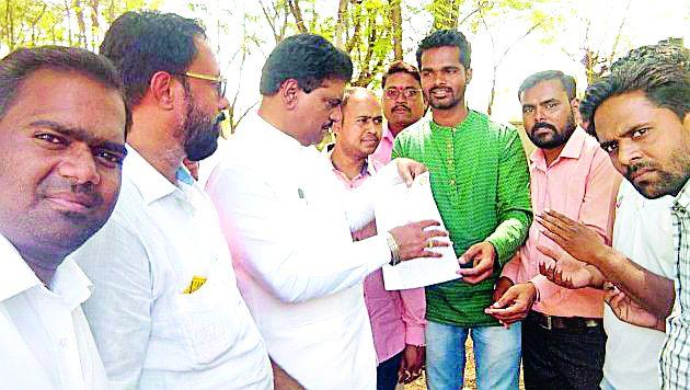 Employees should apply the old pension | कर्मचाऱ्यांना जुनी पेन्शन लागू करा Employees should apply the old pension | कर्मचाऱ्यांना जुनी पेन्शन लागू करा