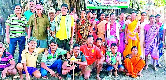 The villagers came to the rescue of the forest | जंगल बचावासाठी ग्रामस्थ सरसावले The villagers came to the rescue of the forest | जंगल बचावासाठी ग्रामस्थ सरसावले