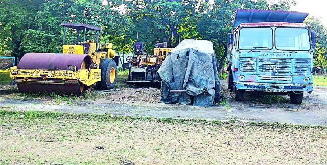 Road work in the absence of BRO | बीआरओअभावी रस्त्यांची कामे ठप्प