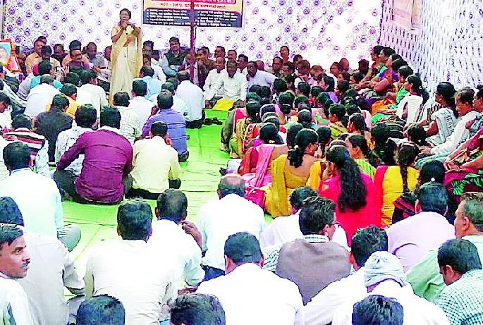 Hundreds of teachers attend protest protests | निषेध आंदोलनाला शेकडो शिक्षकांची उपस्थिती