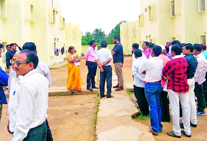 Problems of Navodaya Vidyalaya aware of District Collector | जिल्हाधिकाऱ्यांनी जाणल्या नवोदय विद्यालयाच्या समस्या