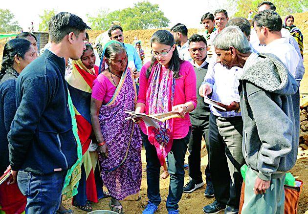 The pillar of village employment server NREGA | ग्राम रोजगार सेवक नरेगाचा आधारस्तंभ