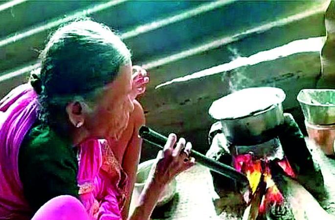 Oh world world, like on a frying pan ... | अरे संसार संसार, जसा तवा चुलीवर... Oh world world, like on a frying pan ... | अरे संसार संसार, जसा तवा चुलीवर...