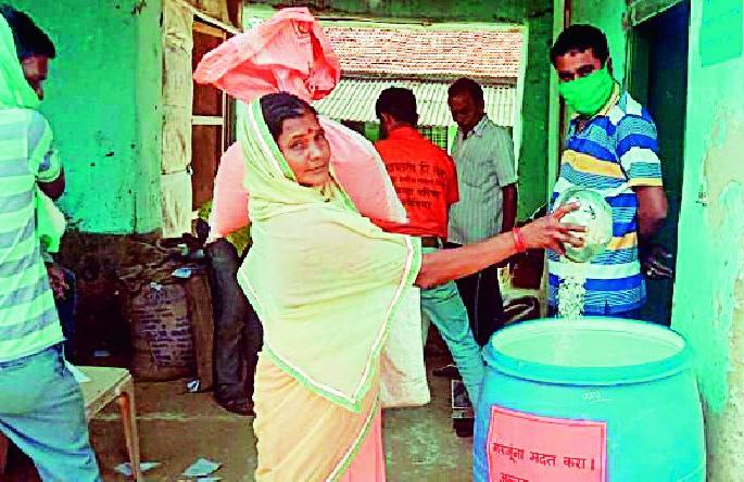 The satva villagers became angels for them | सटवाचे गावकरीच झाले त्यांच्यासाठी देवदूत The satva villagers became angels for them | सटवाचे गावकरीच झाले त्यांच्यासाठी देवदूत