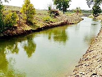 Complete 378 works in 63 villages in the district | जिल्ह्यातील ६३ गावांत ३७८ कामे पूर्ण