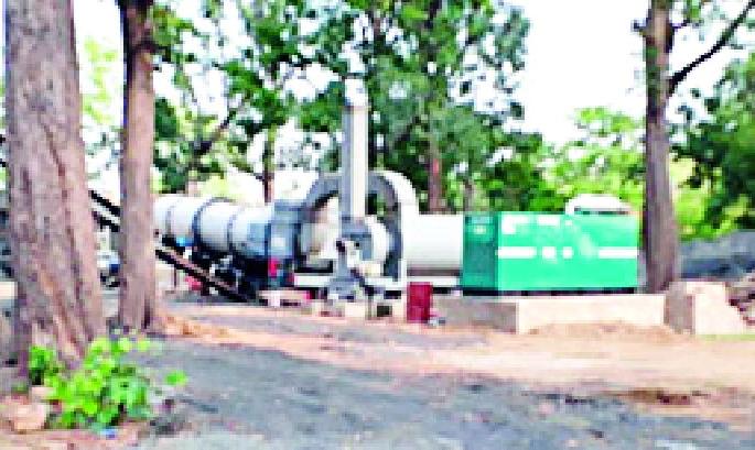 So the Asphalt plant is not without permission | तो डांबर प्लांट विनापरवानगीनेच