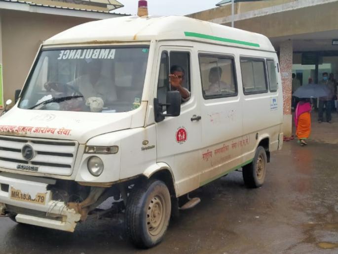 Harsul's artery is sick | हरसूलची रु ग्णवाहिका आजारी अवस्थेत Harsul's artery is sick | हरसूलची रु ग्णवाहिका आजारी अवस्थेत