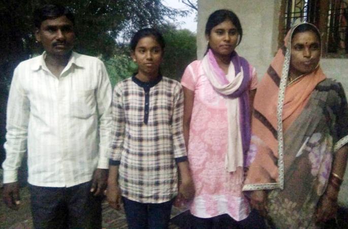  Fearful but ... ... fight against death became successful | भीती वाटली पण..एकमेकींना धीर दिल्यामुळे वाचलो...